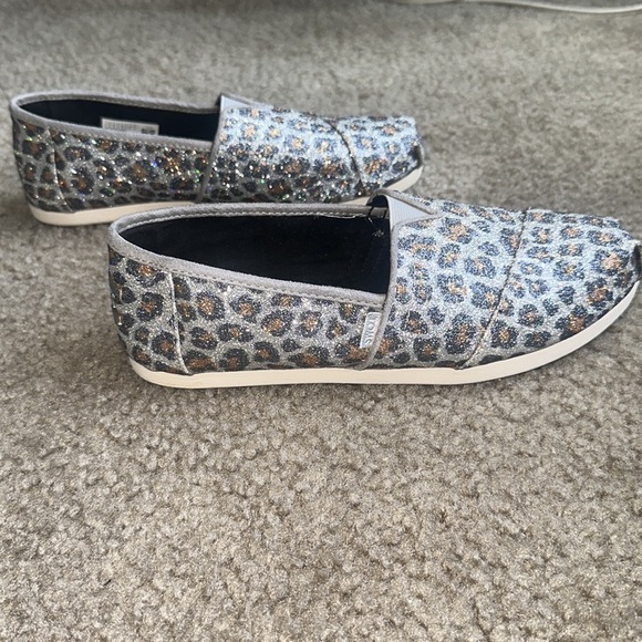 Toms Metallic Leopard Flats - Silver and Brown - Picture 2 of 7